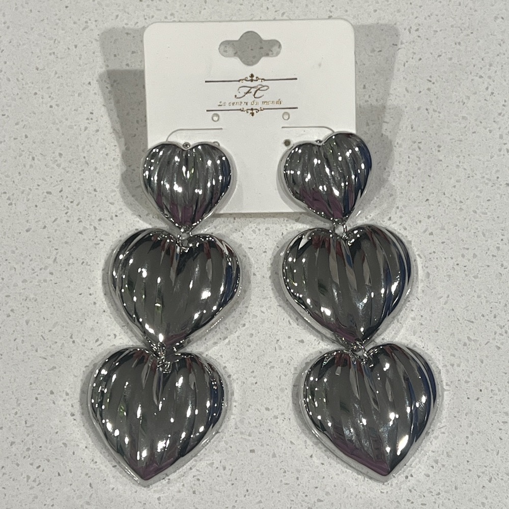 30J. 3 Heart Drop Earrings